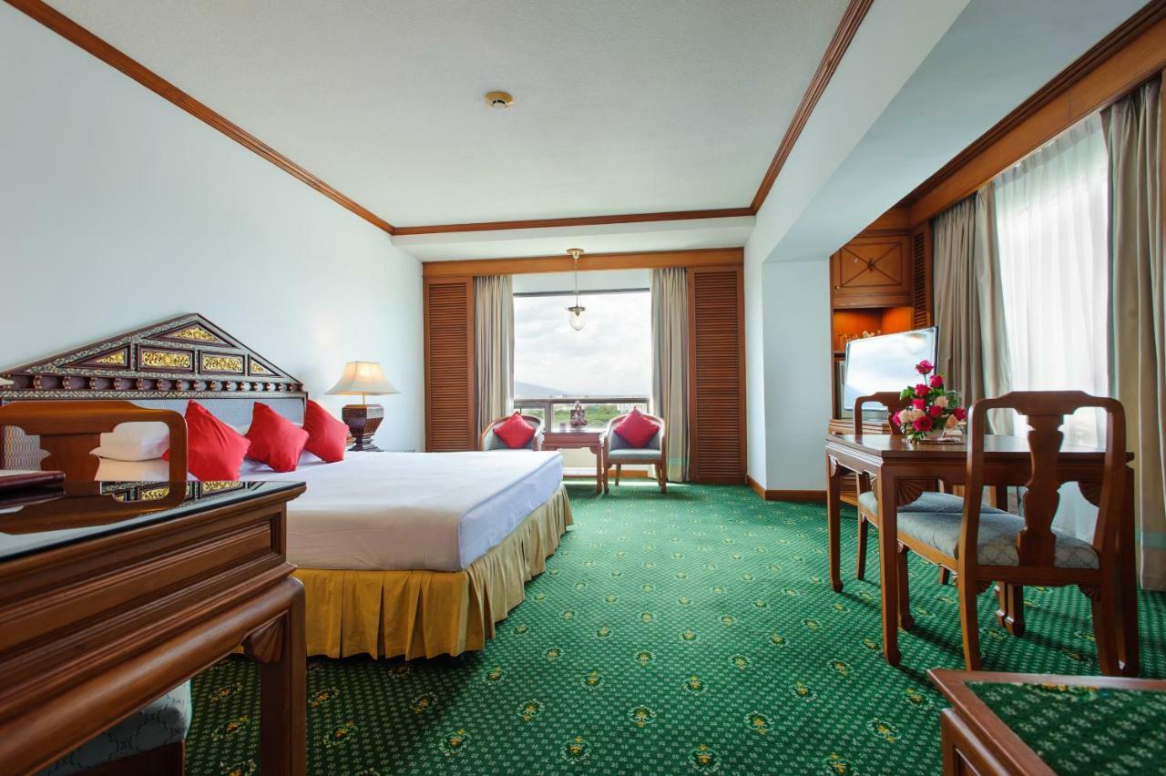 The Park Hotel, Chiang Mai Ngoại thất bức ảnh